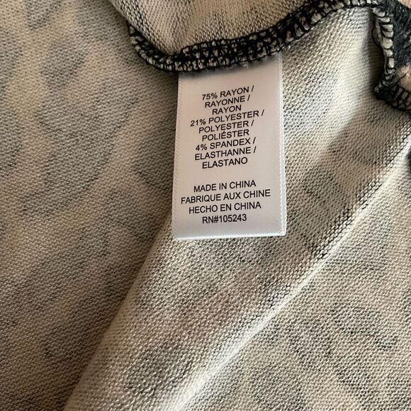 Bobeau Top Cowl Neck Built In Face Cover Black Tan Taupe Animal Print Small - Picture 6 of 11